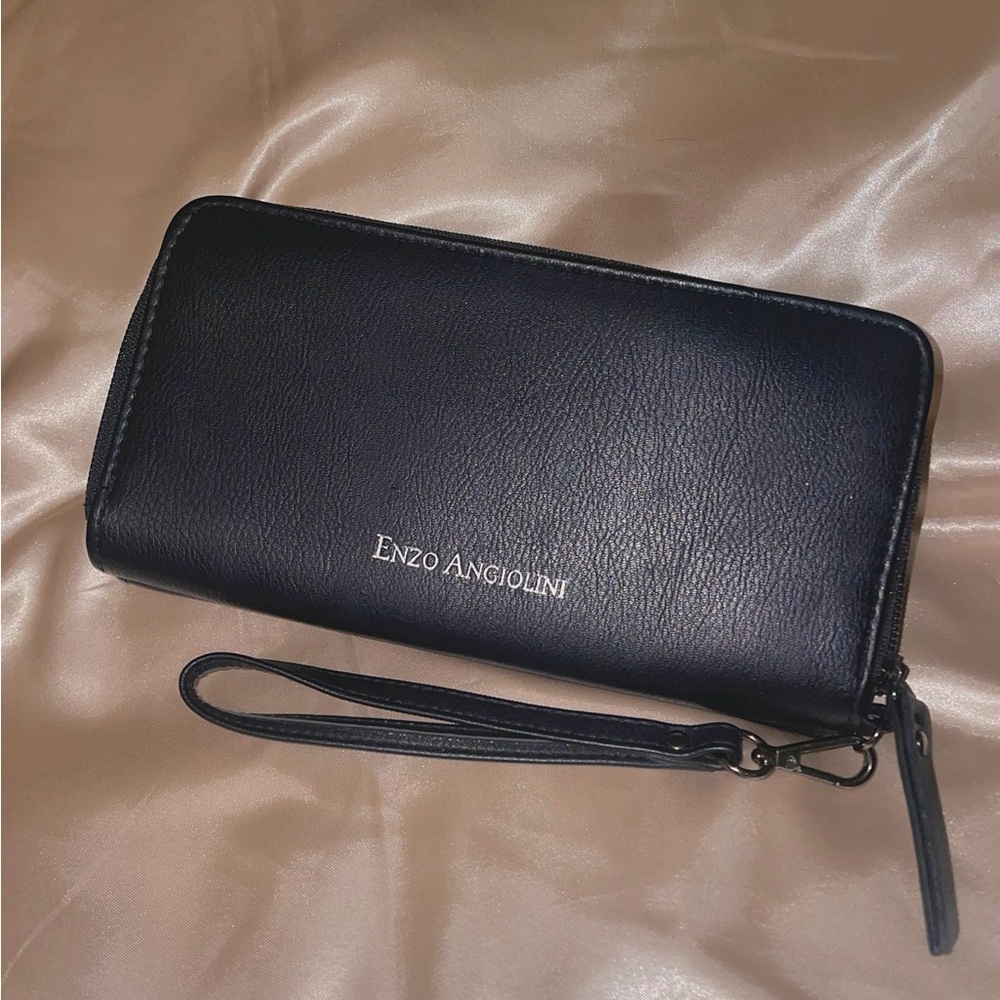 Enzo Angiolini Black Wristlet Wallet